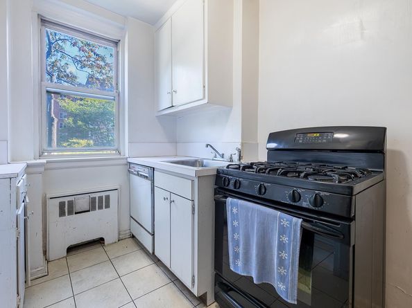 80 Knolls Crescent 1B, Bronx NY 10463