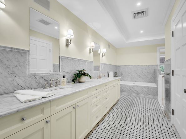 330 East 51st Street, New York NY 10022