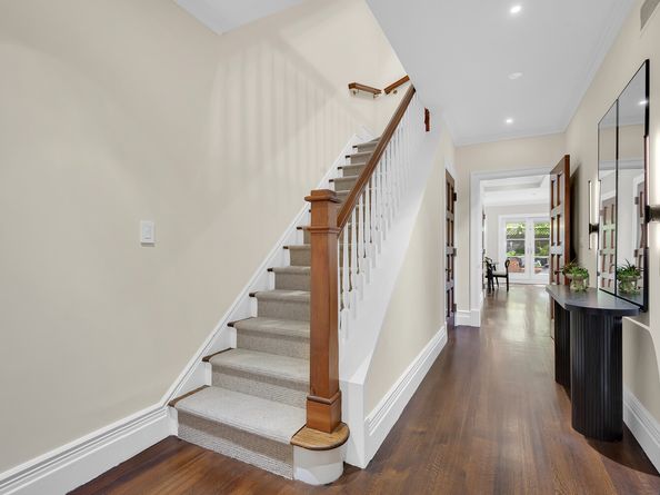 330 East 51st Street, New York NY 10022