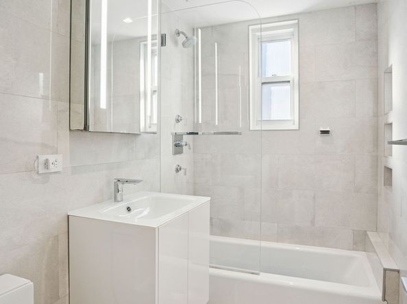 345 East 56th Street 21F, New York NY 10022