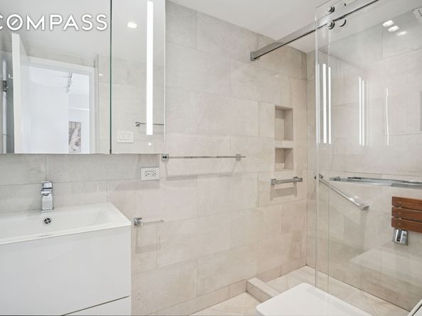 345 East 56th Street 21F, New York NY 10022