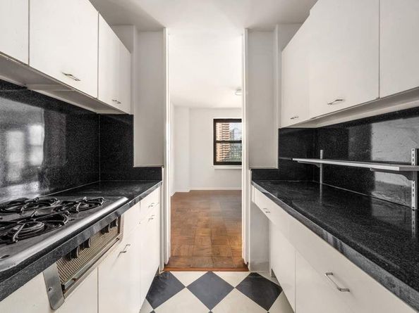 165 West End Avenue 18M, New York NY 10023