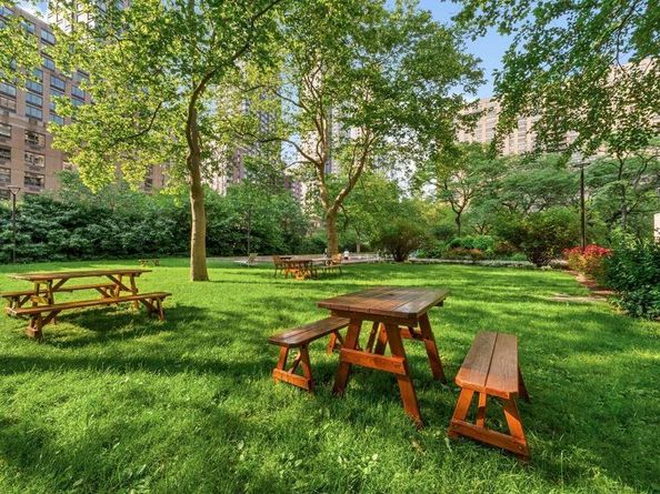 165 West End Avenue 18M, New York NY 10023