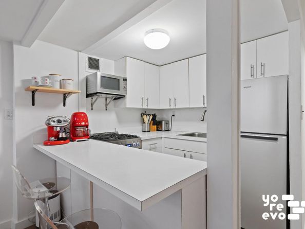 215 East 24th Street 222, New York NY 10010