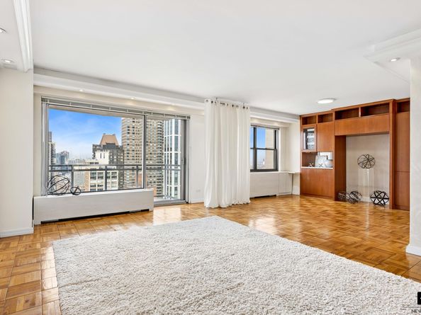 400 East 56th Street 37D, New York NY 10022