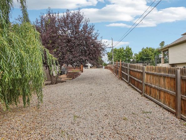 7667 W Brook Drive, Littleton CO 80128
