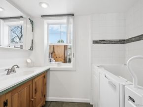 Undisclosed Address #7800002, Aurora CO 80010