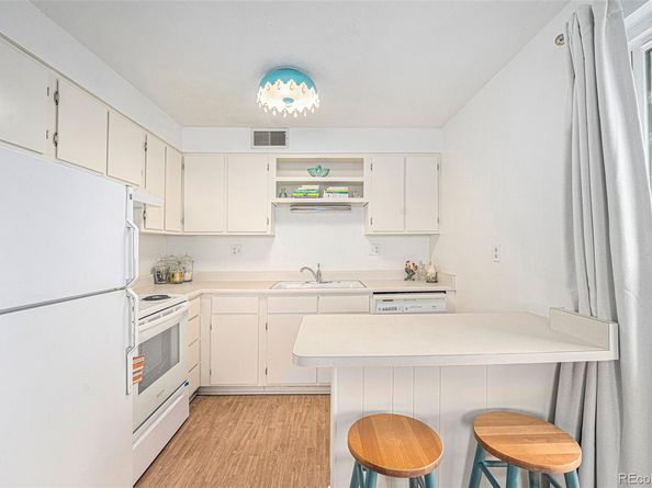 8870 W JEWELL Avenue 3, Lakewood CO 80232