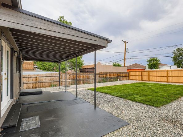 1450 Joliet Street, Aurora CO 80010