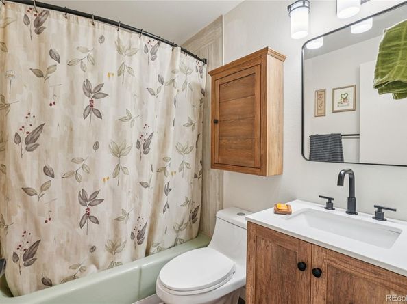 2244 Vivian Street, Longmont CO 80501
