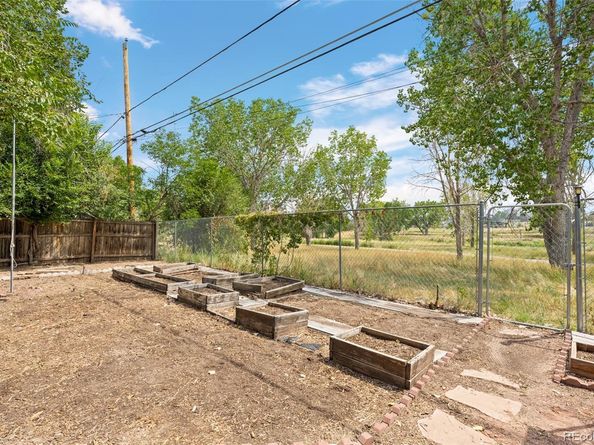 12742 E Park Lane Drive, Aurora CO 80011