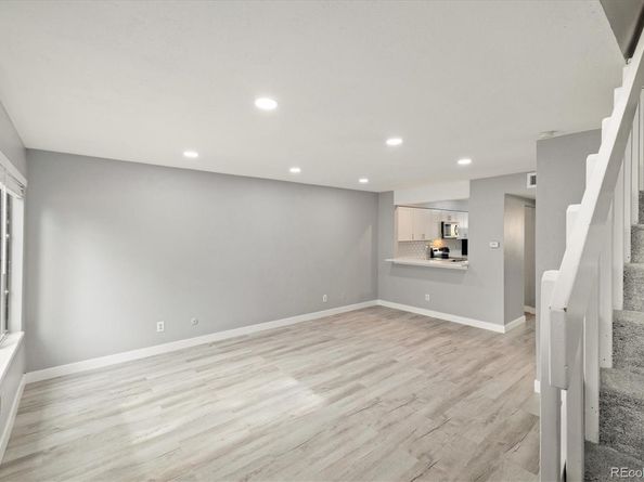 1231 S Crystal Way, Aurora CO 80012