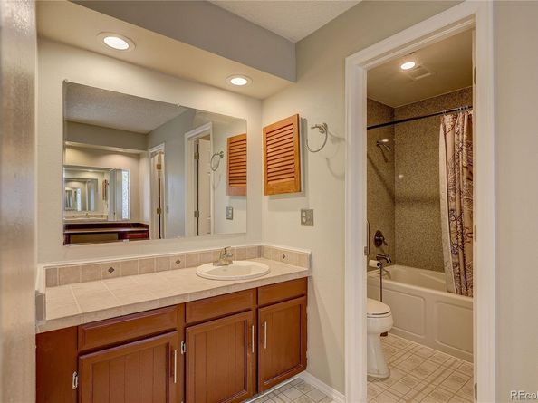 12622 E Warren Drive E, Aurora CO 80014