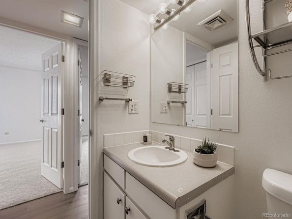 3323 S Monaco Street D, Denver CO 80222