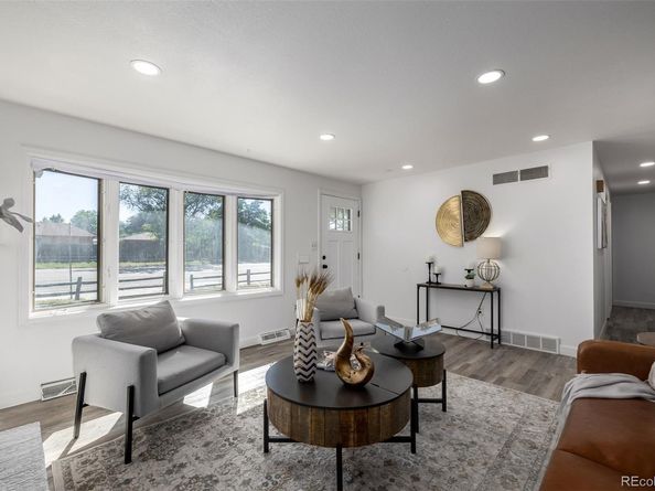 11087 Montview Boulevard, Aurora CO 80010