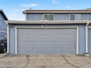 141 Oakland Court, Aurora CO 80011