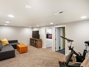 Undisclosed Address #6401889, Englewood CO 80110
