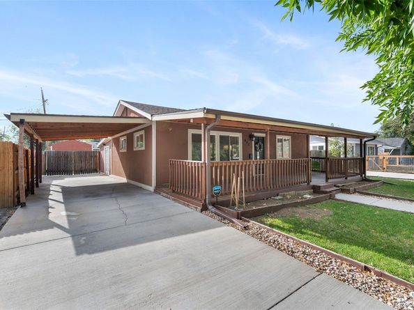945 Paris Street, Aurora CO 80010