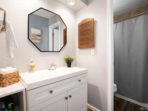 46 S Eagle Circle, Aurora CO 80012