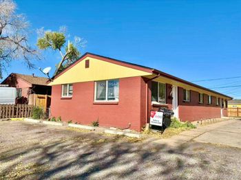 4475-4477 W Dakota Avenue