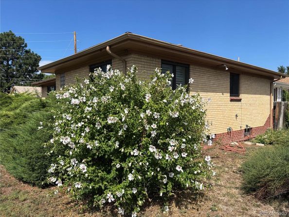 10595 E 23rd Avenue, Aurora CO 80010
