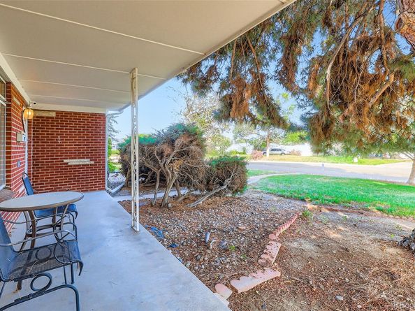 574 Iola Street, Aurora CO 80010
