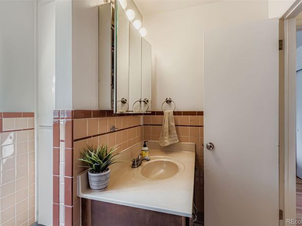 574 Iola Street, Aurora CO 80010