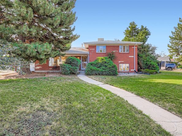 574 Iola Street, Aurora CO 80010