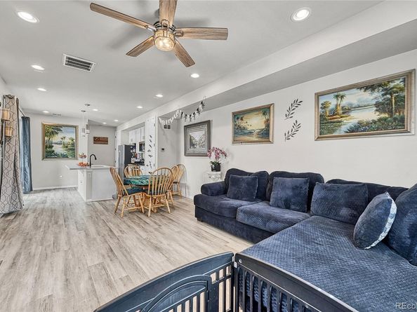 22876 E Tufts Place A, Aurora CO 80015