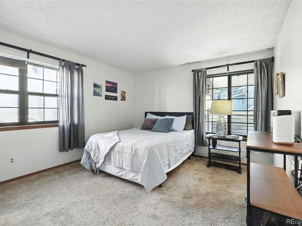 922 S Walden Street 201, Aurora CO 80017