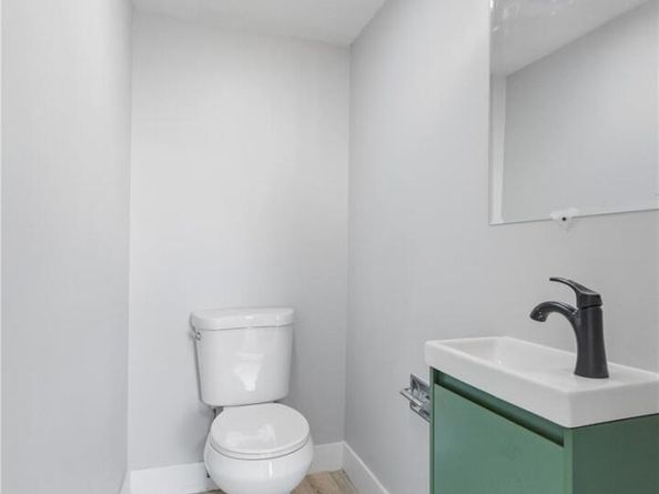 932 S Peoria Street, Aurora CO 80012