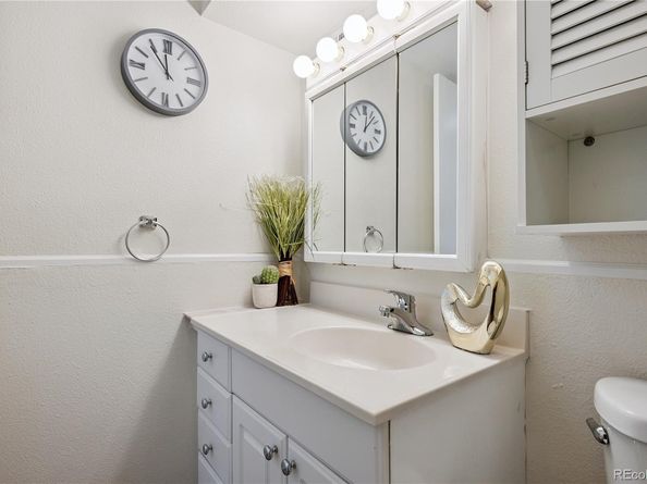 1155 N Ash Street 1204, Denver CO 80220