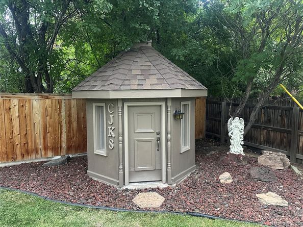 2212 Ammons Street, Lakewood CO 80214