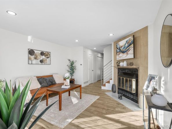 1811 S Quebec Way 12, Denver CO 80231