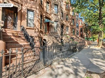 651 De Graw Street