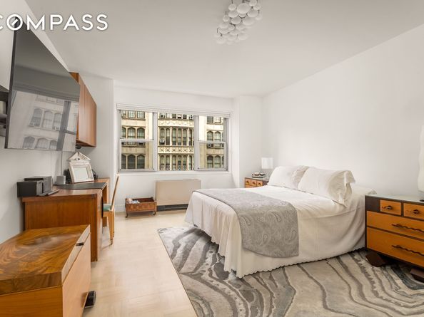 150 East 69th Street 5C, New York NY 10021