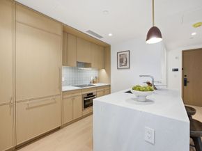 24-01 Queens Plaza N 2066, Queens NY 11101