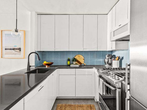 651 Vanderbilt Street 2/B, Brooklyn NY 11218