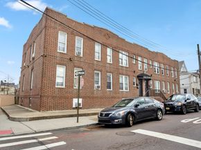 95-07 Cresskill Place, Queens NY 11435