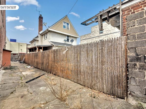 95-07 Cresskill Place, Queens NY 11435