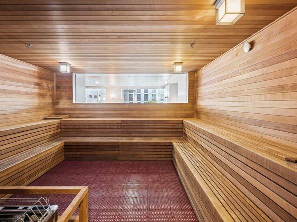 247 West 46th Street 4202, New York NY 10036