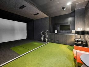 247 West 46th Street 4202, New York NY 10036