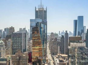 247 West 46th Street 4202, New York NY 10036