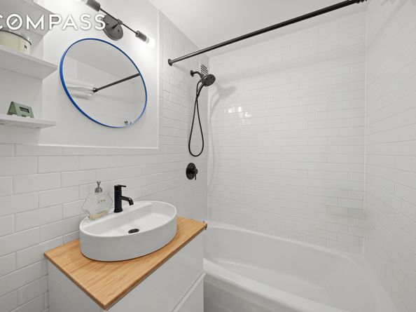 651 Vanderbilt Street R2, Brooklyn NY 11218