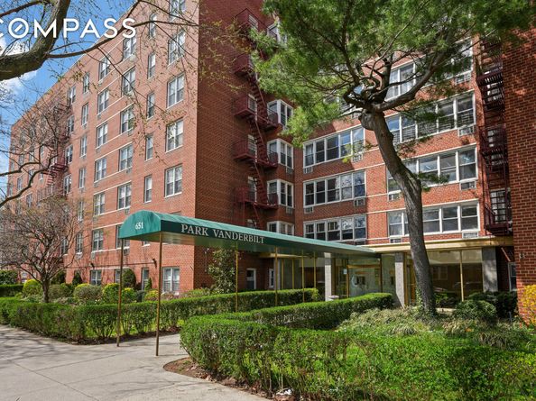 651 Vanderbilt Street R2, Brooklyn NY 11218