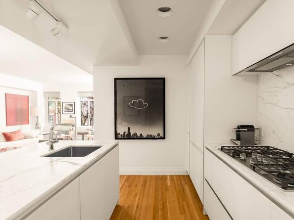 737 Park Avenue 4E, New York NY 10021