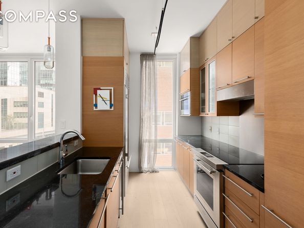 10 West End Avenue 4B, New York NY 10023