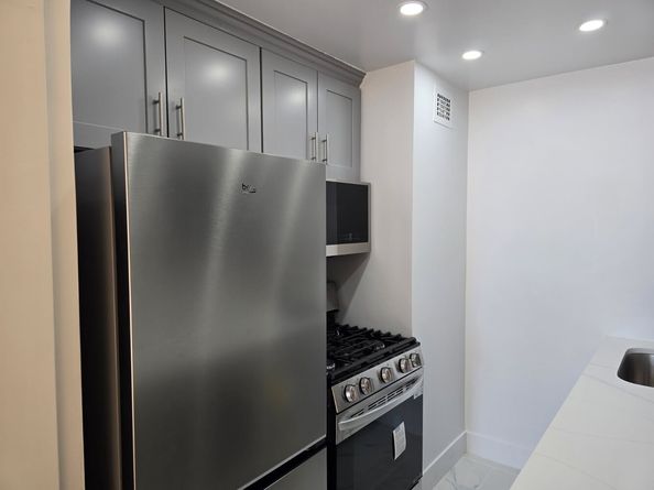 310 East 46th Street 18JJ, New York NY 10017