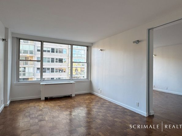 169 East 69th Street 11C, New York NY 10021