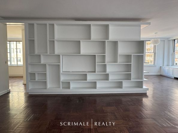 169 East 69th Street 11C, New York NY 10021